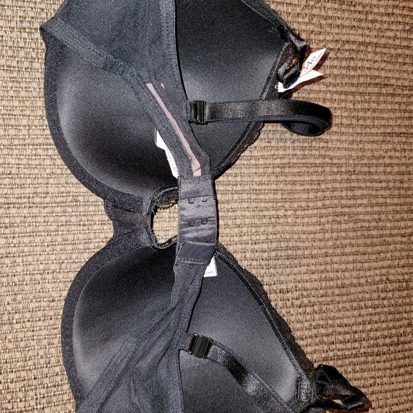 Victoria's Secret Bra - Picture 2 of 3